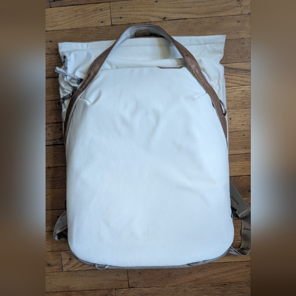 Peak Design Everyday Totepack V2 Backpack 20L in Bone